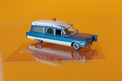 Brekina 19777 Cadillac Miller Meteor Ambulance, weiss/blau, Bj.1966, 1:87 NEU