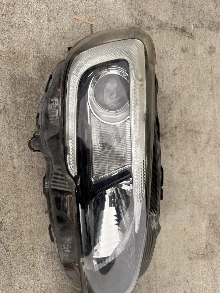 Faros Subaru WRX/Sti JDM 2015-2020 con cableado y todas las bombillas OEM izquierda derecha Foto 2 de 4