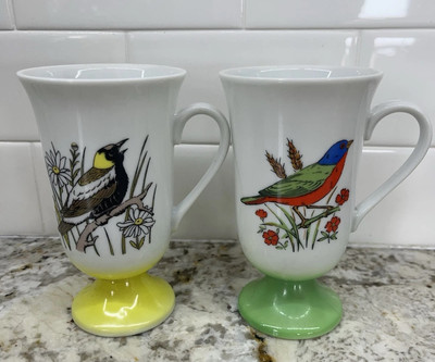 VTG Fred Roberts Song Bird Pedestal Coffee Mugs Japan Green Yellow Set Of Two