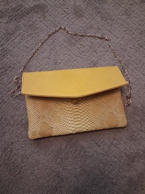 Urban Expressions Yellow Handbag, Gold Chain pre-owned but well taken care of