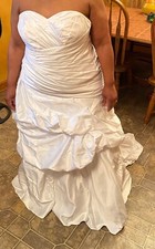 David’s Bridal wedding dress size 18