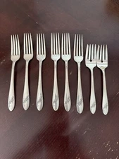 ONEIDA Community TUDOR PLATE QUEEN BESS II Set Of 6 Dinner Forks - 2 Salad Forks