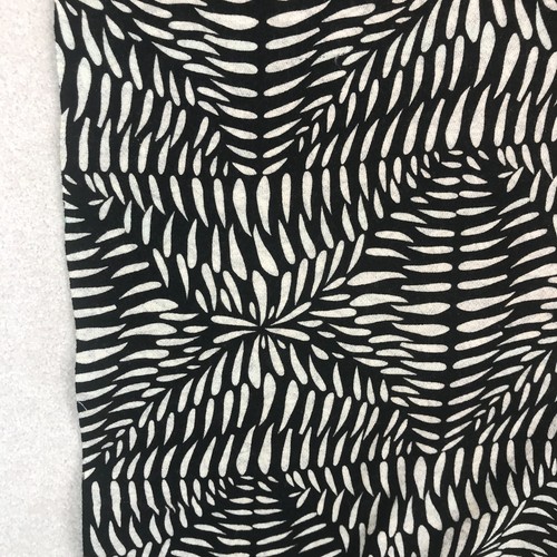 Vera Bradley Scarf Wrap Rectangle Shawl Fringe Acrylic 26 x 70 in Fuzzy Classic - Picture 7 of 9