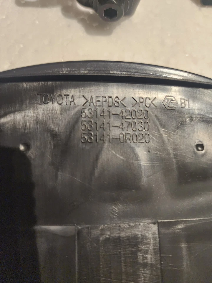 Решетка с эмблемой 2017 2018 2019 Toyota RAV4 + круизный кронштейн для радара - Изображение 2 из 3