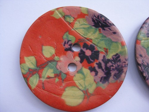 40mm ExLrg Gorgeous Orange Purple Green Floral Coconut Shell Sewing Buttons Set2 - Picture 2 of 6