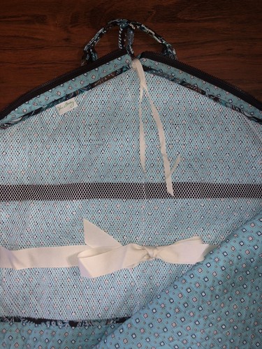 Vera Bradley JAVA BLUE Hanging GARMENT TRAVEL BAG Quilted Cotton 2245 NEW - Picture 4 of 5