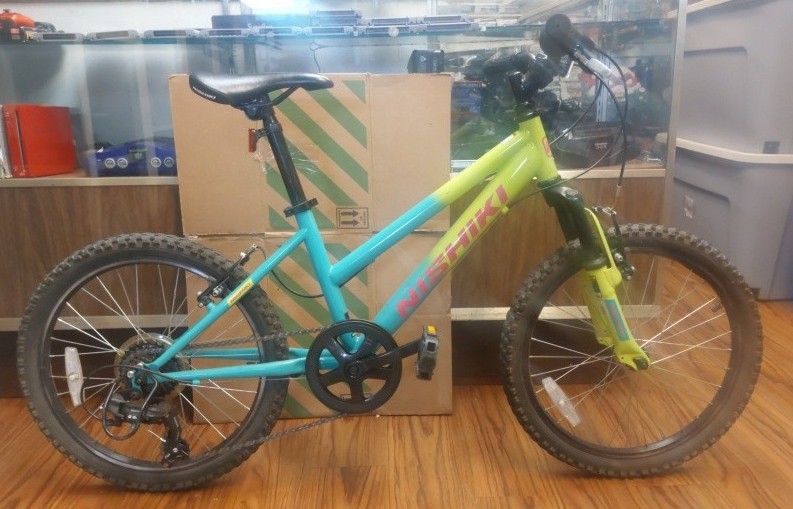 Nishiki Pueblo Youth Mountain Bike, Front Suspension Shimano 7