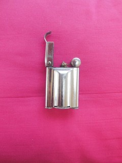 briquet ancien à essence FULGUR de forme peu courante vintage petrol lighter.