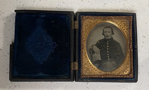 CIVIL WAR Officer TINTYPE  SOLDIER 1860’s