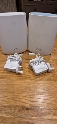 Netgear RBR50 + RBS50 (AC3000 Tri-Band Orbi WiFi System (Router + 1 Satellit)