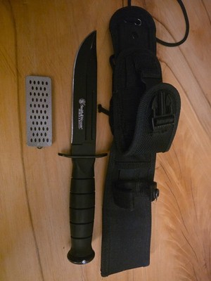 Smith & Wesson Search & Rescue Fixed Blade 5.9'' Knife With Sheath And Sharpener!