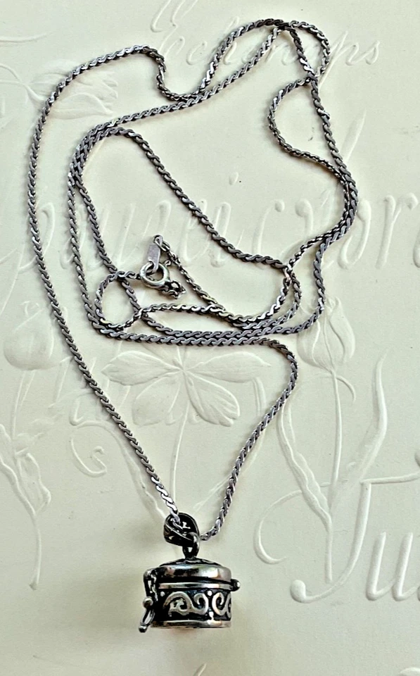 Vintage Sterling Silver .925 Mexican Prayer Poison Box Locket Necklace 28” Chain - Image 3 of 4