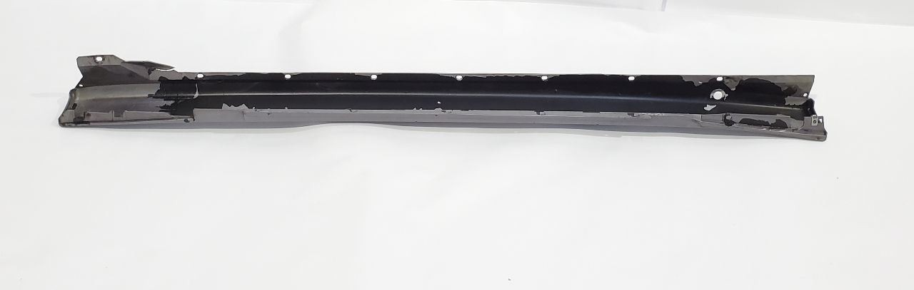 2002 Maserati Spyder Cambiocorsa OEM Left Rocker Panel Moulding Skirt