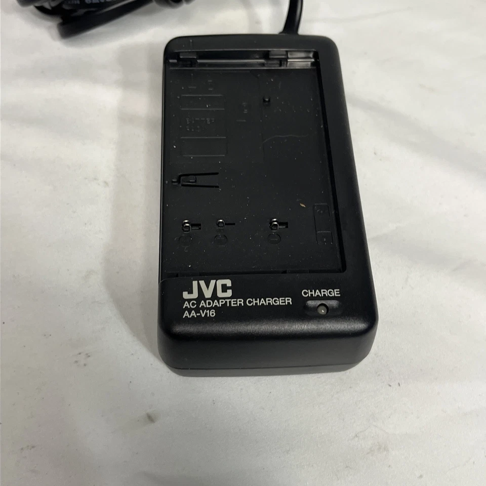 JVC gr-axm225u Compact VHS Video Camcorder Untested No Battery - Image 4 of 4
