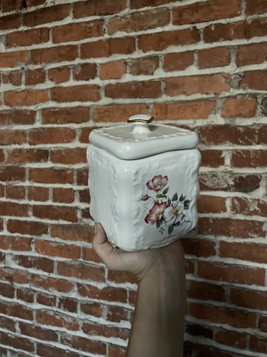 Signed Vintage White Porcelain Pink Floral Tea Herb Cookie Jar with Lid - Bild 11 von 11