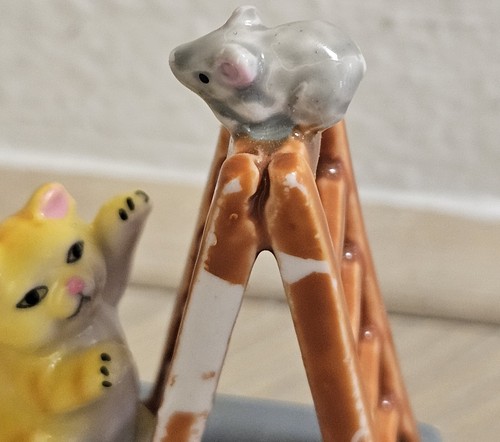 VINTAGE Kitty Cat & Mouse Mice Game Ladder Ceramic Painted Hinged Trinket Box - Afbeelding 10 van 15