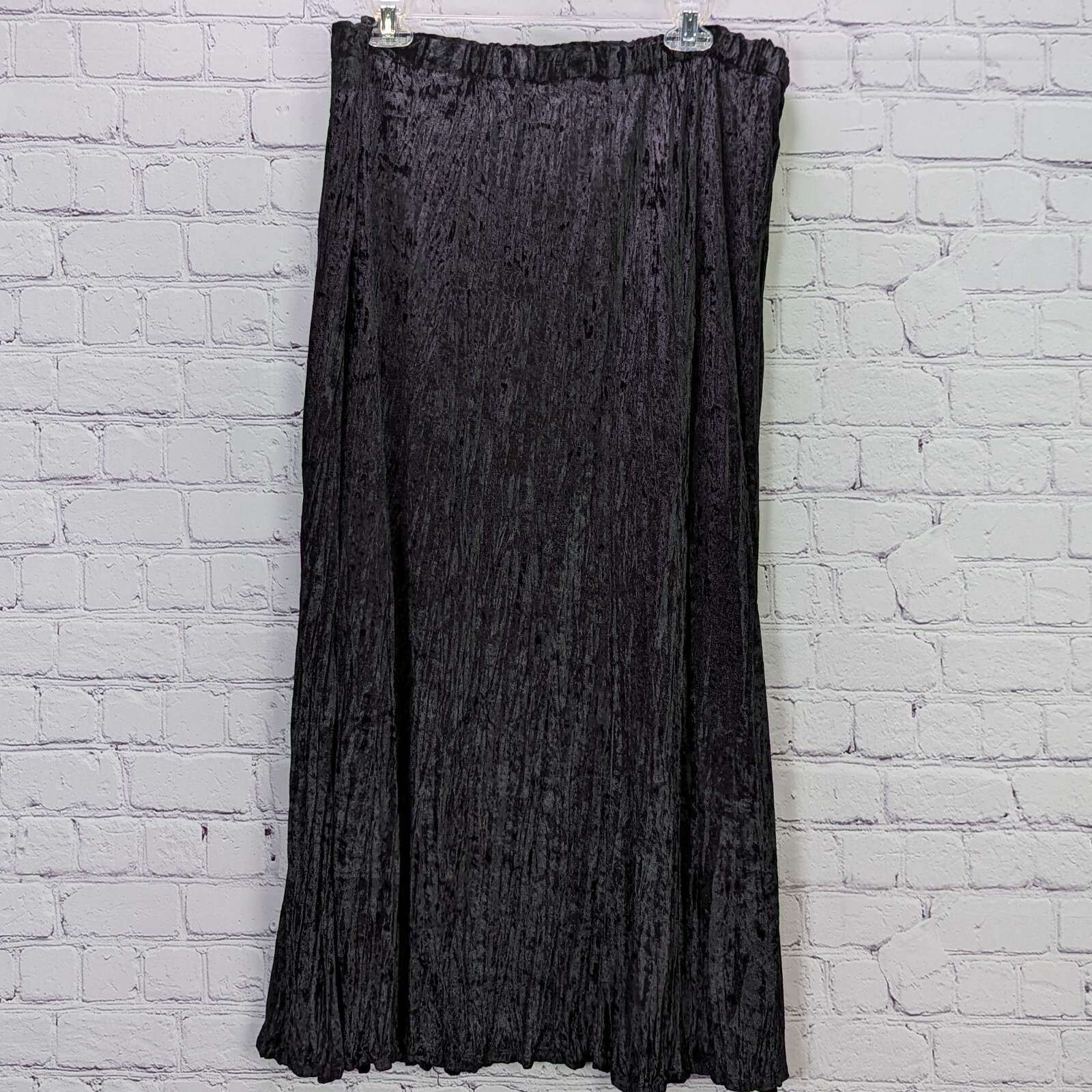 Vintage Willowbend Sz 2x Black Crushed Velvet Broomstick Skirt