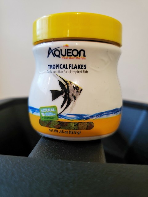 aqueon tropical flakes fish food