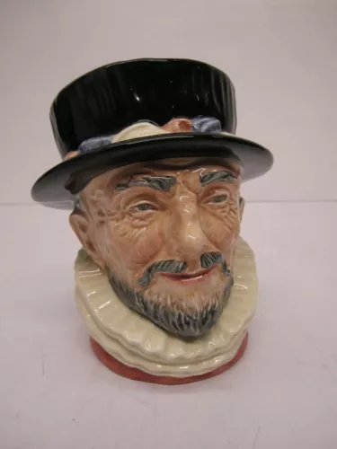Vtg 1946 Royal Doulton D6206 Large Beefeater Toby Character Porcelain Mug Jug
