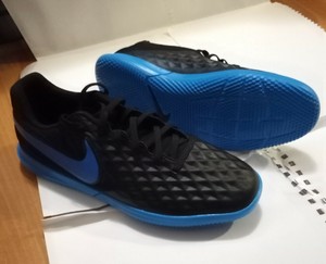 toddler indoor soccer shoes size 8