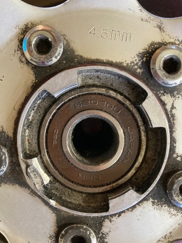 1991-1992 Suzuki GSXR 750 Front Wheel With Rotors - Picture 4 of 6