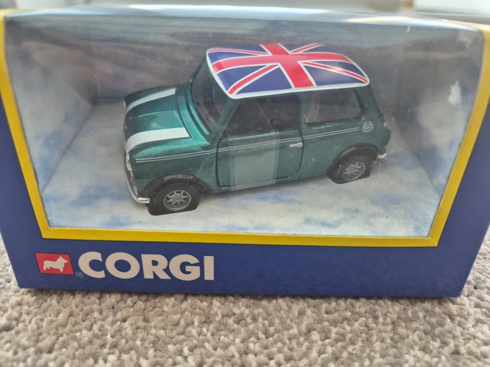 Corgi Clásicos 1/36 Mini Cooper Británico Carreras Verde Modelo Fundido Toy Car - Imagen 2 de 4
