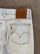 Levi  s Wedgie Straight Ankle Women's Jeans in Light Wash Size 25
