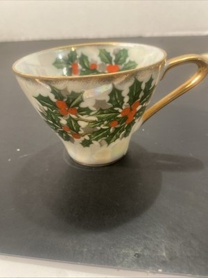 Ucagco Christmas Holly Lusterware 1950s - Tea / Coffee Cup (e) - 2 1/2'' Tall Rq