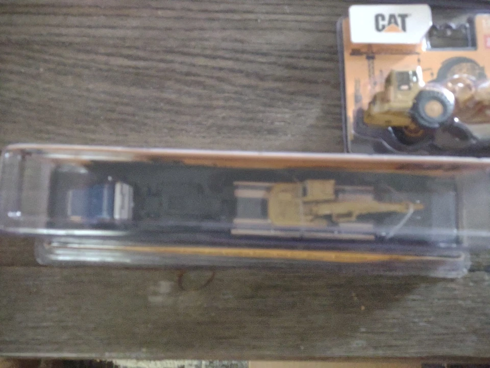 Remolque Lowboy semi tractor gato Navidad 1/87 315 C hidroexcavadora fundido a presión  Foto 4 de 4