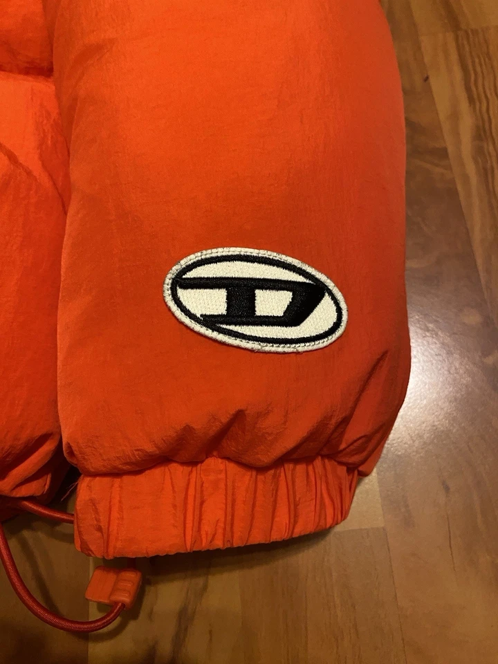 New Diesel Big Logo D Oversize Puffer Jacket - Image 3 of 4