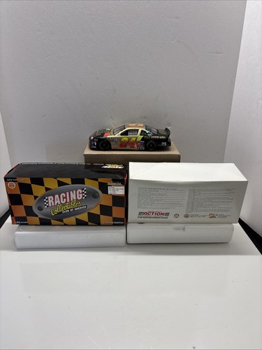 Action 1997 Jeff Gordon #24 Dupont Chroma Premier Monte Carlo 1:24 Diecast Car