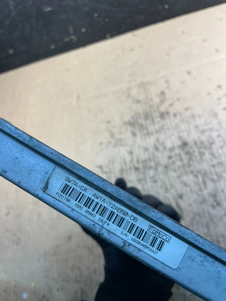 2009 - 2011 Lincoln Town Car Computer Engine Control ECU ECM EBX Module u9513 DG - Image 4 of 4