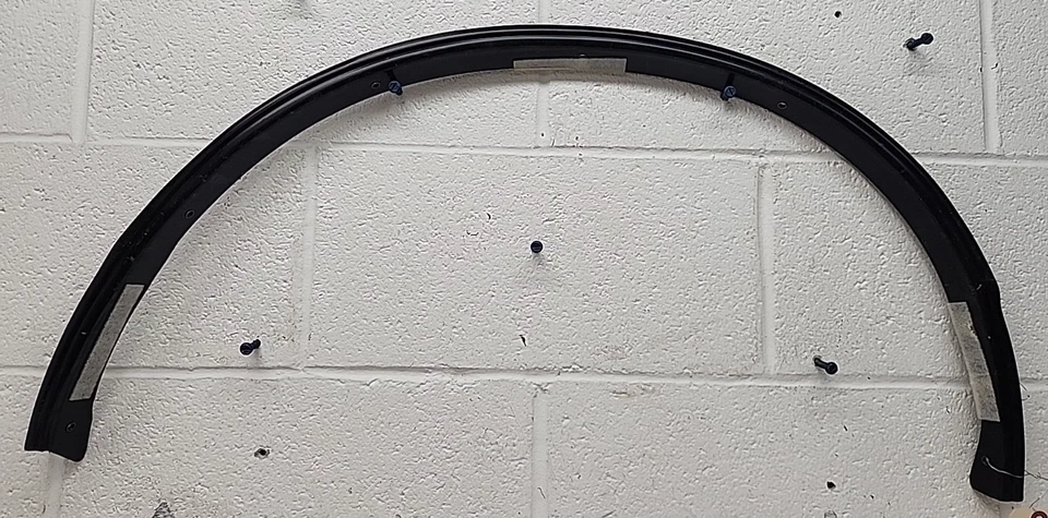 Novo OEM GM roda traseira destro acabamento de poço 20499278 1984-1989 Chevrolet Celebrity (SR13) - Imagem 3 de 4