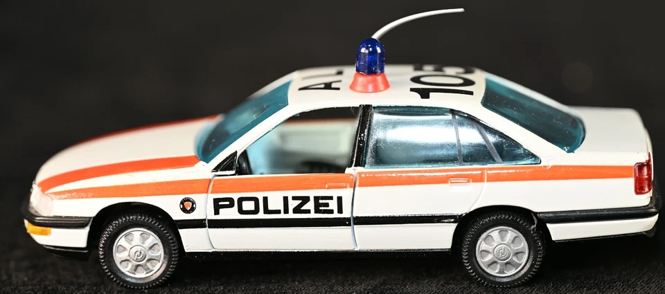 Opel Senator B Policía Vehículo 1:43 Diecast Gama Mini Alemania en caja Foto 2 de 4