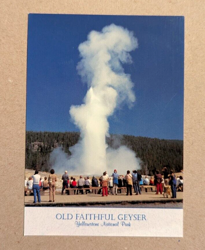 Yellowstone Nationalpark alter treuer Geysir Postkarte alte Vintage Karte Ansicht PC - Bild 1 von 3