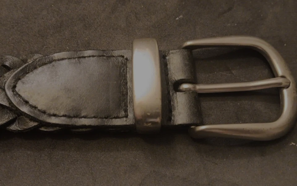 Cinturón trenzado unisex XL Merona de cuero genuino negro con hebilla y punta plateadas Foto 3 de 4