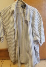 Ralph Lauren Mens Shirt Large. short sleeves