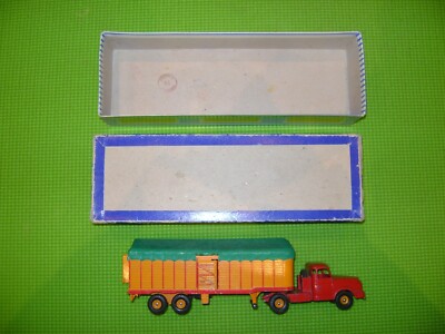 Dinky Toys France Remorque deux essieux bâché (jantes concave