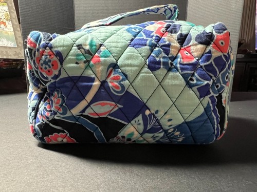 "USED"Vera Bradley-Train Case-Lotus Flower Swirl-Great for Cosmetic/Jewelry Case - Picture 3 of 7