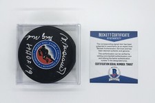 Vaclav Nedomansky Signed & Dual Inscribed Hockey Hall Of Fame Puck Beckett COA