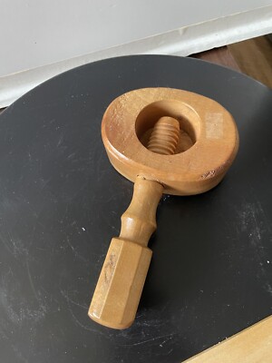 Primitive vintage  wood classic screw style old nut cracker JAPAN