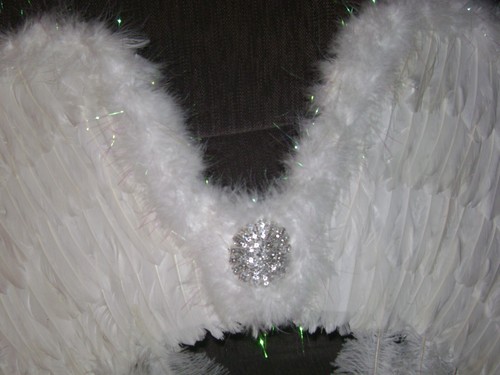 Costume with large Angel Wings, white Marabou Feather Trim, Beautiful Brooch and - Picture 3 of 10