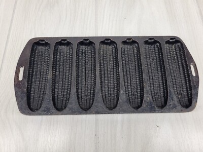Vintage Cast Iron Cornbread Baking Pan Stick Corn Cob Bread Mold 27C 