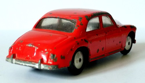 Corgi Toys No.205 Riley Pathfinder Saloon Car (Flat Hubs 1956-1959) - Picture 7 of 16