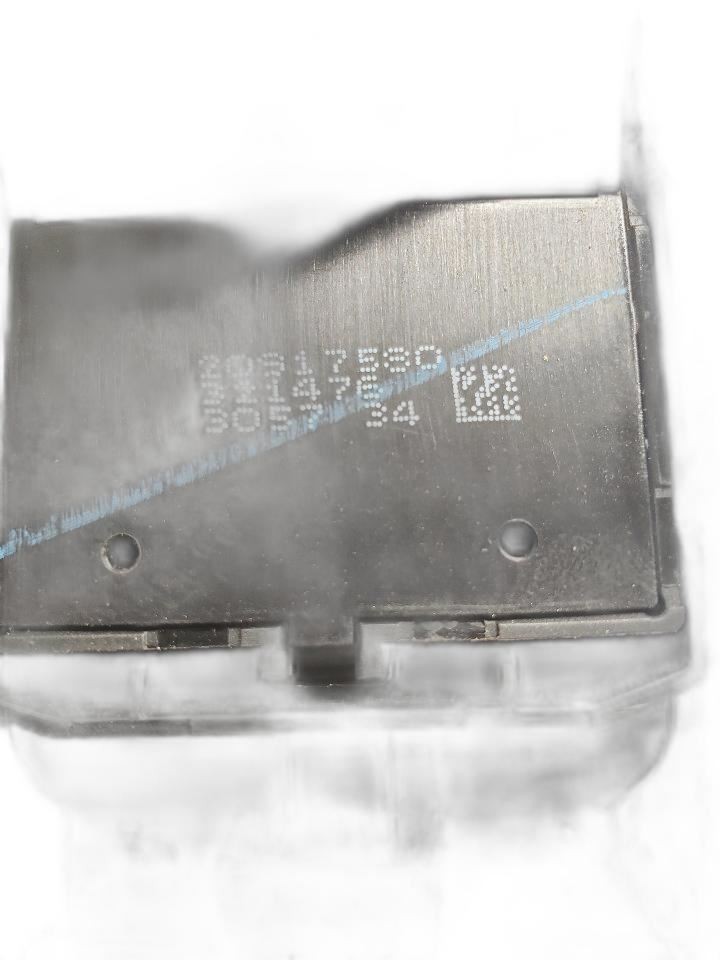 03-08 Crown Victoria Driver Front Door Window Switch 1352668