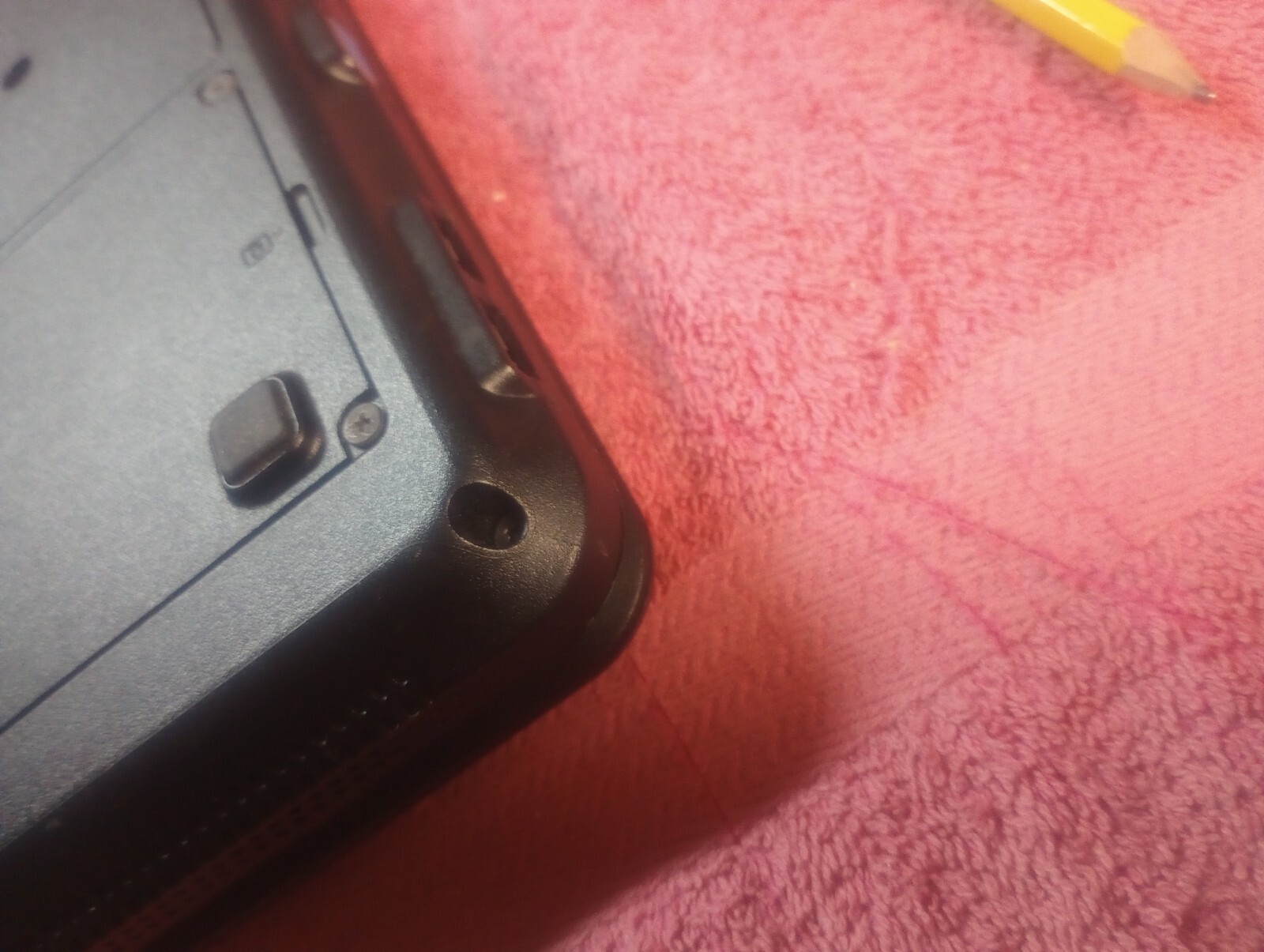 Lenovo G550 notebook non-working for parts - used - Picture 9 of 12