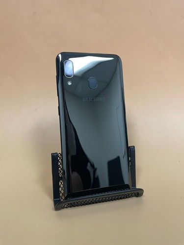 Samsung Galaxy A20 32GB 6.4″ 3GB RAM Black (TracFone) – Good – Minor screen flaw
