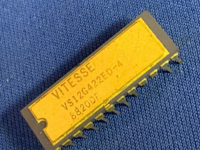 VS12G422ED-4 VITESSE VS12G422ED 24-Pin CERAMIC GOLD COLLECTIBLE VINTAGE NEW RARE
