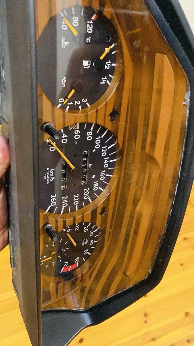 w124 　メーターパネル　木目柄 Mercedes W124 Walnut Wood Speedometer Instrument Cluster 260km/h