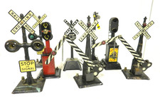 8 MODEL TRAIN CROSSINGS SIGNALS GATES MARX O SCALE LOT